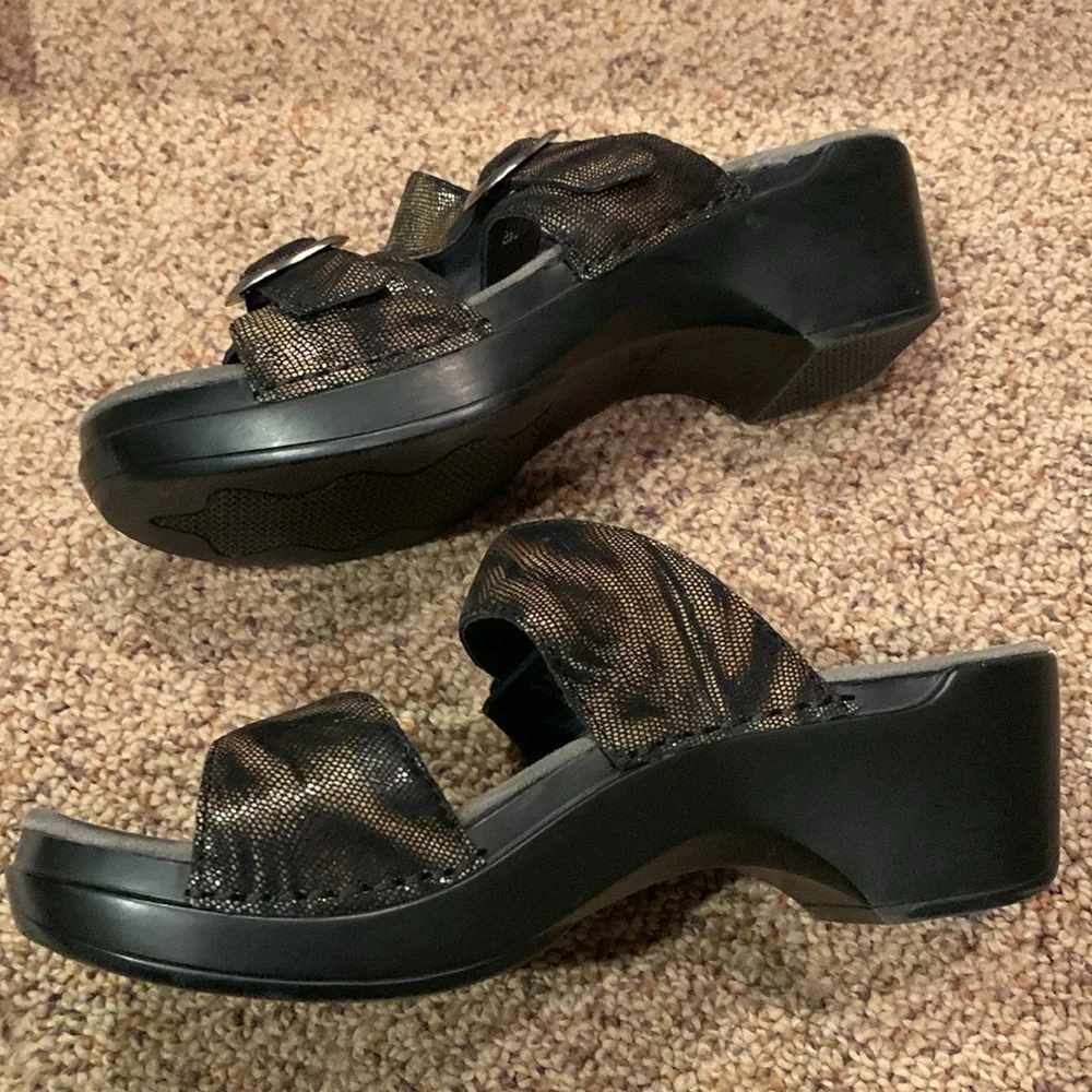 Dansko Sophie animal print Shimmer Leather Slide Wedge platform Sandal EU 39 8.5